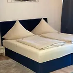 Rezas Restaurant Gaestehaus 게스트하우스 3*