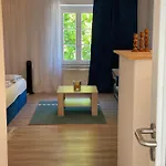 Rezas Restaurant Gaestehaus 게스트하우스 Oberbillig