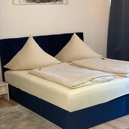 Rezas Restaurant Gaestehaus بيت ضيافة 3*