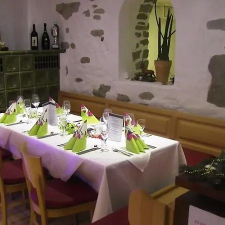 Rezas Restaurant Gaestehaus بيت ضيافة