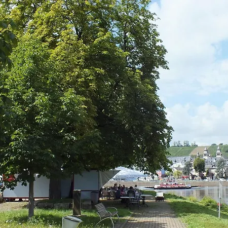 Rezas Restaurant Gaestehaus Maison d'hôtes