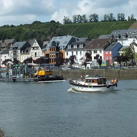 Rezas Restaurant Gaestehaus