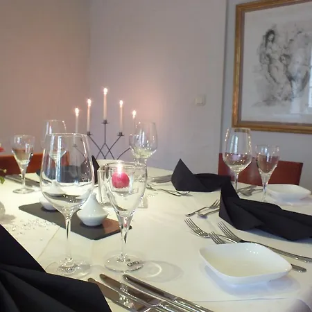 Rezas Restaurant Gaestehaus 게스트하우스
