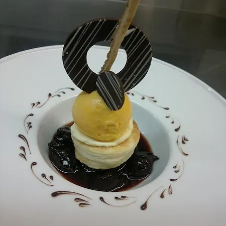 Rezas Restaurant Gaestehaus Гостевой дом 3*