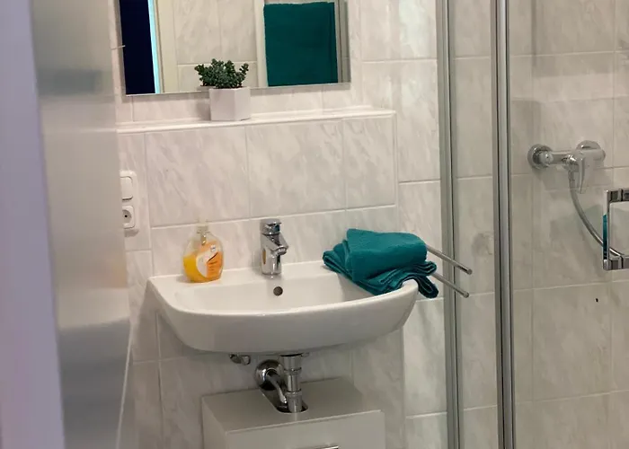 ゲストハウス Rezas Restaurant Gaestehaus 3*