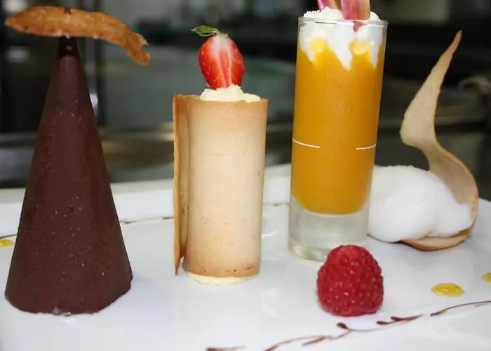 Rezas Restaurant Gaestehaus Maison d'hôtes