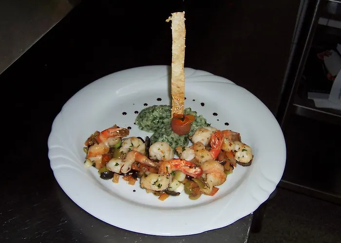 Rezas Restaurant Gaestehaus 3*